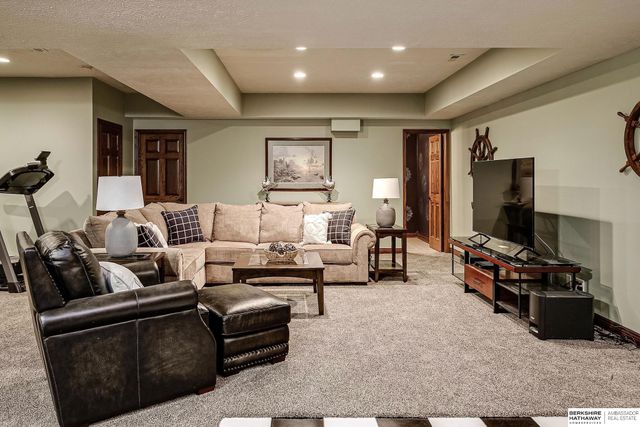 14102 S 65th Street, Papillion, NE 68133