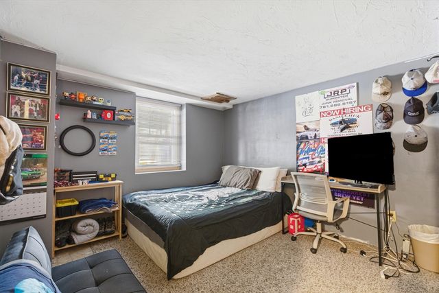 10 Wapping Rd, Kingston, MA 02364