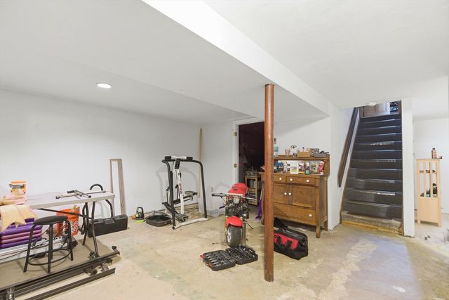 10 Wapping Rd, Kingston, MA 02364