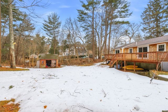 10 Wapping Rd, Kingston, MA 02364