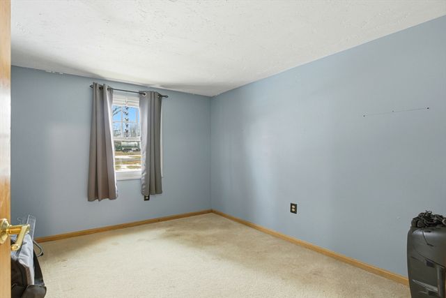 10 Wapping Rd, Kingston, MA 02364