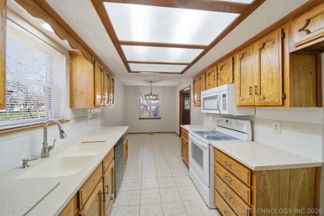 12105 E 79th Circle North, Owasso, OK 74055