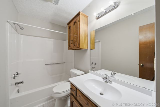 12105 E 79th Circle North, Owasso, OK 74055