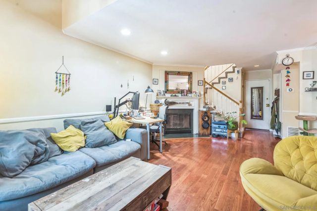 8348 E Penfield Ave 3, Winnetka, CA 91306