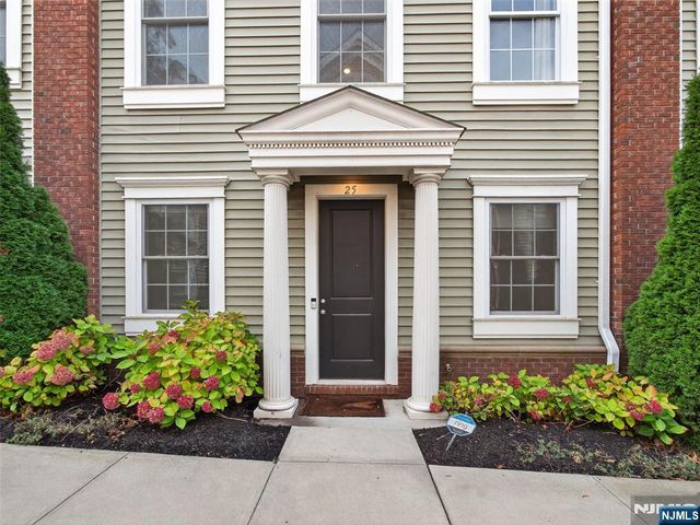 25 Roosevelt Drive, Wood Ridge, NJ 07075