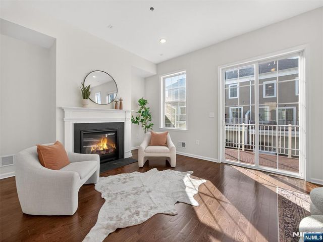 25 Roosevelt Drive, Wood Ridge, NJ 07075