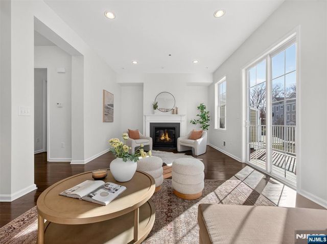 25 Roosevelt Drive, Wood Ridge, NJ 07075