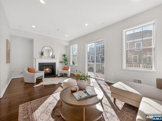 25 Roosevelt Drive, Wood Ridge, NJ 07075