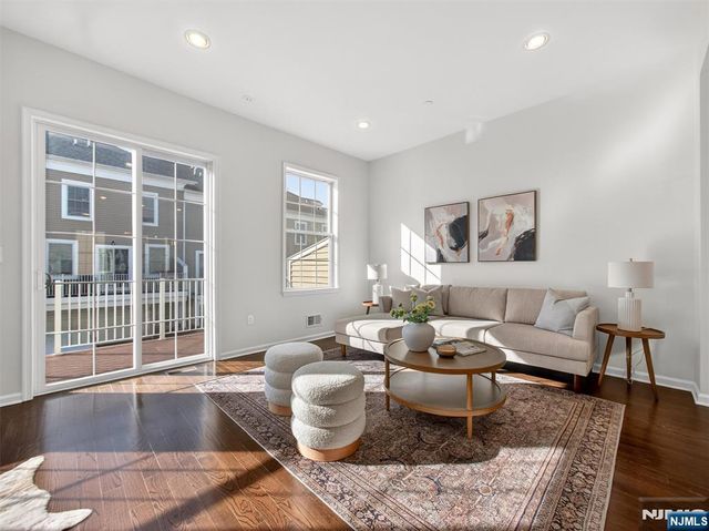 25 Roosevelt Drive, Wood Ridge, NJ 07075