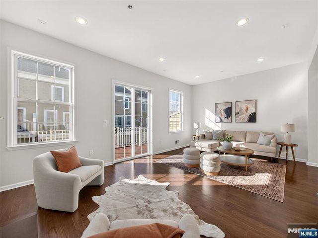 25 Roosevelt Drive, Wood Ridge, NJ 07075