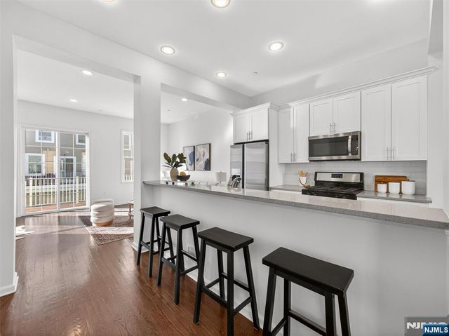 25 Roosevelt Drive, Wood Ridge, NJ 07075