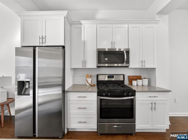 25 Roosevelt Drive, Wood Ridge, NJ 07075