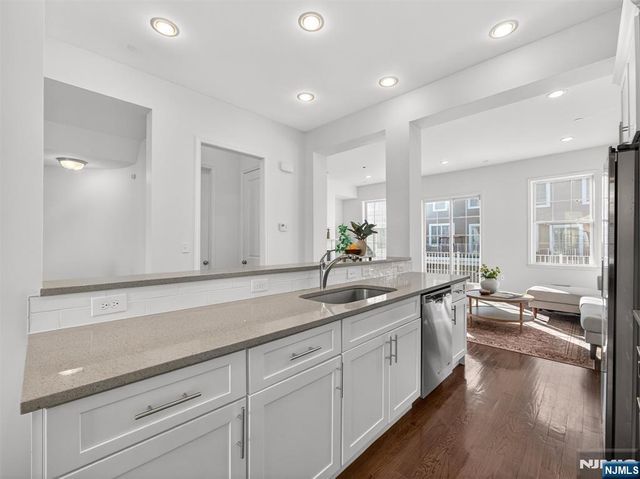 25 Roosevelt Drive, Wood Ridge, NJ 07075