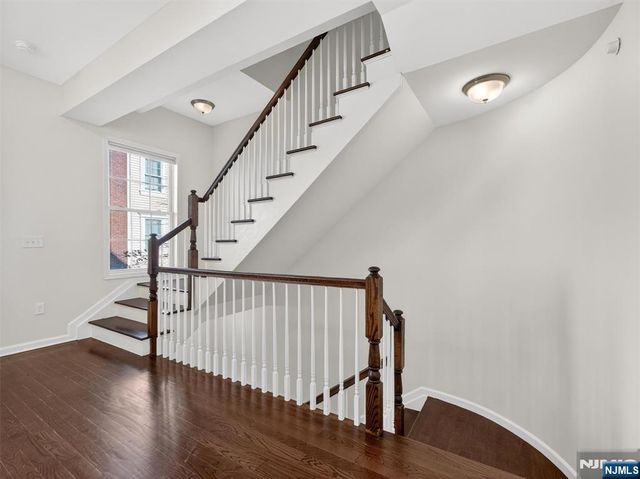 25 Roosevelt Drive, Wood Ridge, NJ 07075