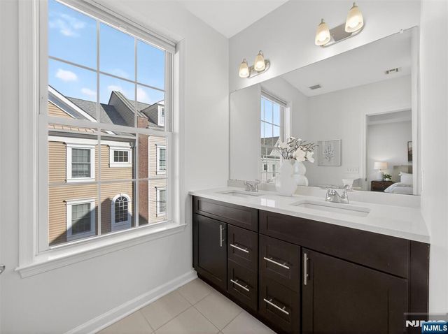 25 Roosevelt Drive, Wood Ridge, NJ 07075