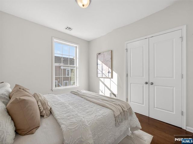 25 Roosevelt Drive, Wood Ridge, NJ 07075