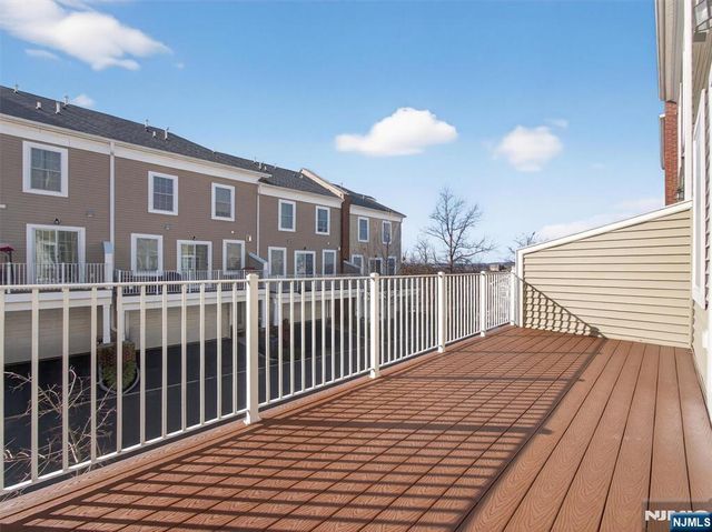 25 Roosevelt Drive, Wood Ridge, NJ 07075