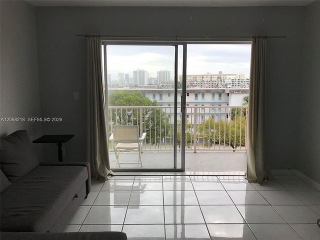 2200 E Hallandale Beach Boulevard 512, Hallandale Beach, FL 33009
