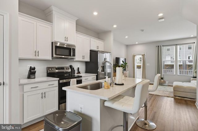 114 COOLIDGE AVE, Ranson, WV 25438