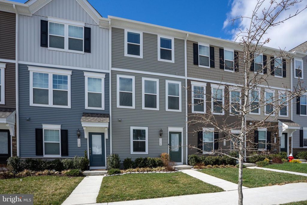 114 COOLIDGE AVE, Ranson, WV 25438