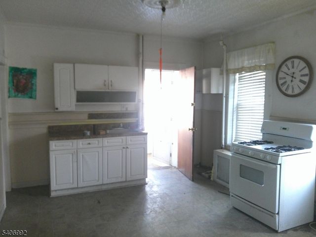 123 Nagle St, Paterson City, NJ 07501