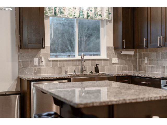 1806 Ne 11TH Ave, Battle Ground, WA 98604