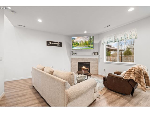 1806 Ne 11TH Ave, Battle Ground, WA 98604