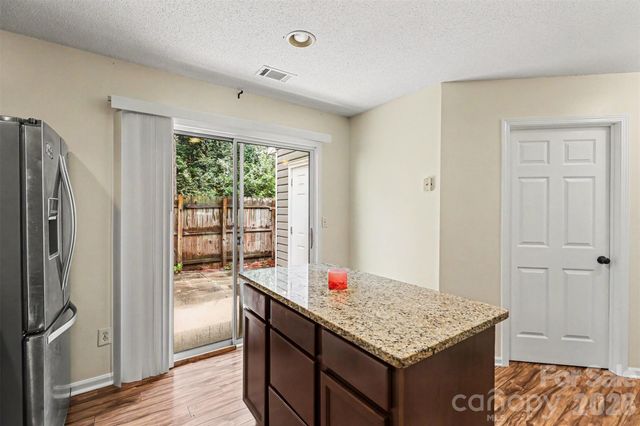 5833 Cougar Lane, Charlotte, NC 28269