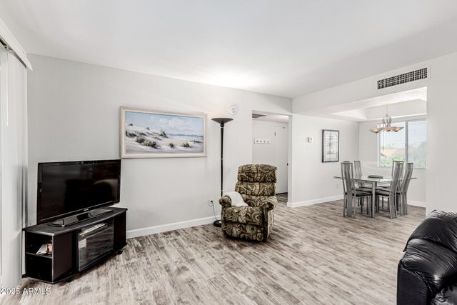 4554 E PARADISE VILLAGE Parkway N 249, Phoenix, AZ 85032