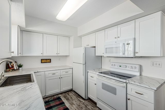 4554 E PARADISE VILLAGE Parkway N 249, Phoenix, AZ 85032