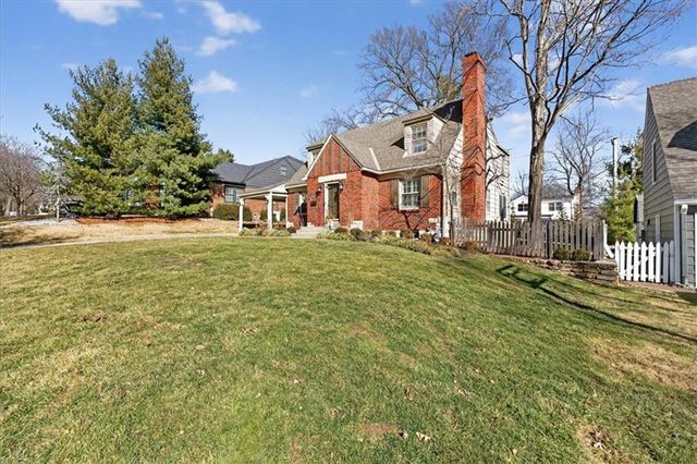 5601 Norwood Street, Fairway, KS 66205