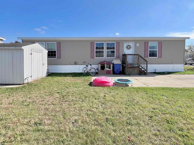 3667 Falcons Nest, White Lake, MI 48383
