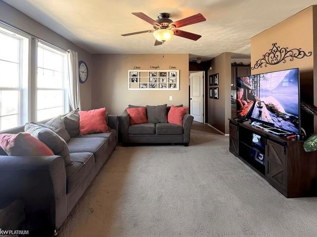 3667 Falcons Nest, White Lake, MI 48383