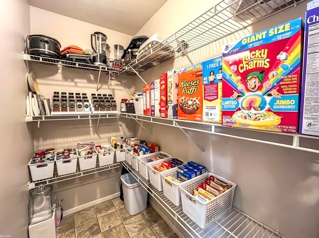 3667 Falcons Nest, White Lake, MI 48383