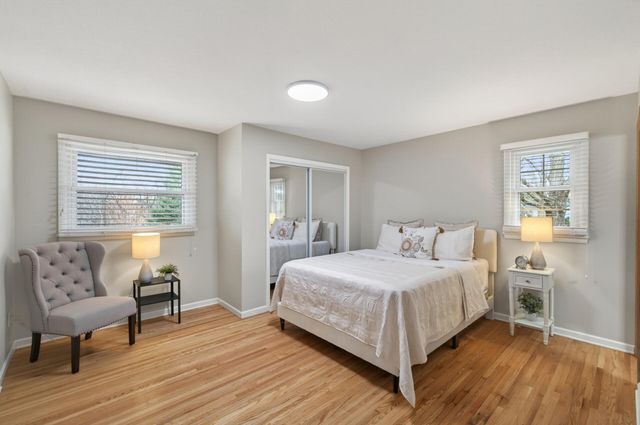 16030 9th Avenue N, Plymouth, MN 55447