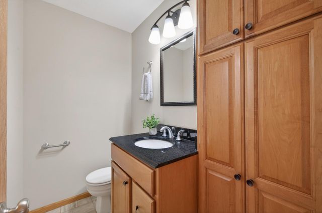 16030 9th Avenue N, Plymouth, MN 55447