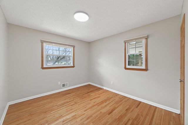 16030 9th Avenue N, Plymouth, MN 55447