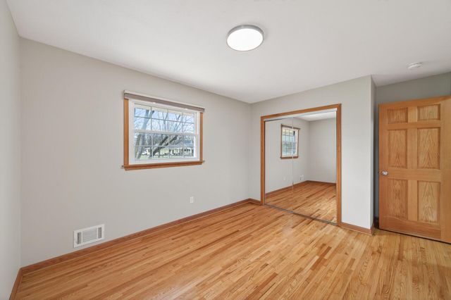 16030 9th Avenue N, Plymouth, MN 55447