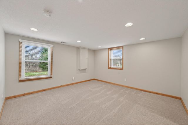 16030 9th Avenue N, Plymouth, MN 55447