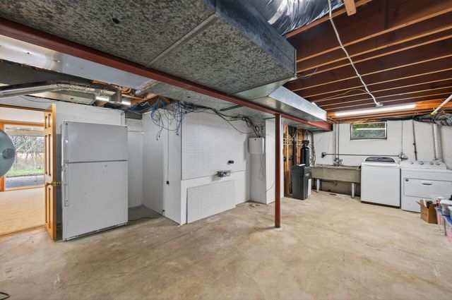 16030 9th Avenue N, Plymouth, MN 55447