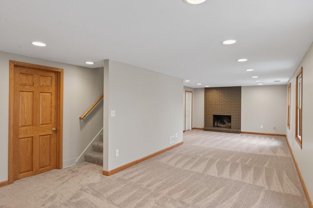 16030 9th Avenue N, Plymouth, MN 55447