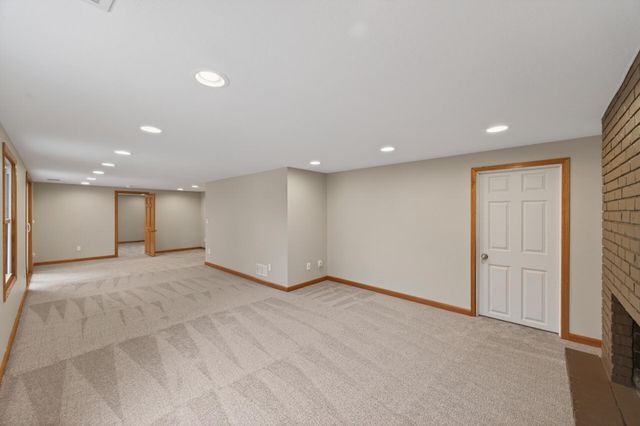 16030 9th Avenue N, Plymouth, MN 55447