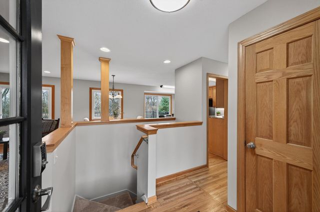 16030 9th Avenue N, Plymouth, MN 55447