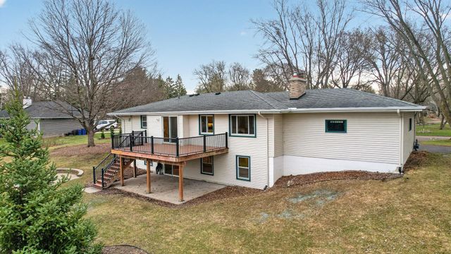 16030 9th Avenue N, Plymouth, MN 55447