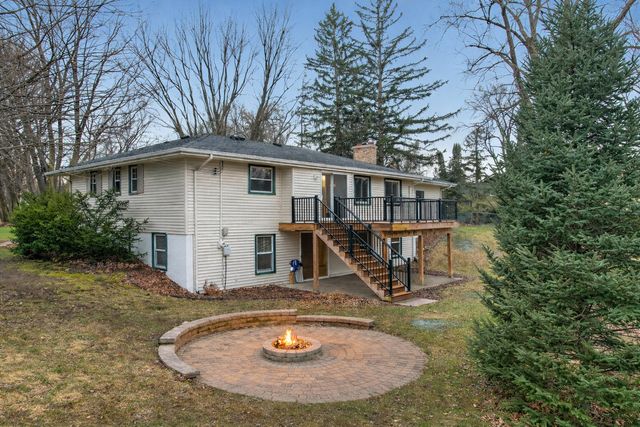 16030 9th Avenue N, Plymouth, MN 55447