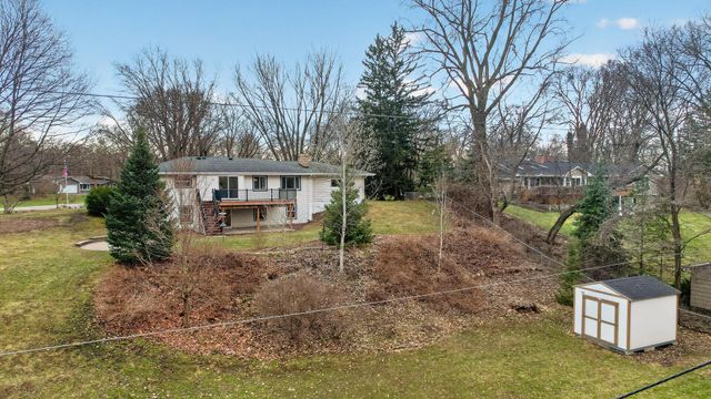 16030 9th Avenue N, Plymouth, MN 55447