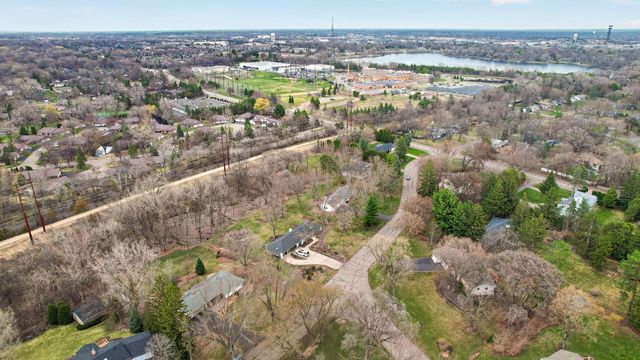 16030 9th Avenue N, Plymouth, MN 55447