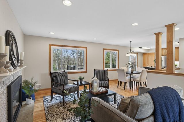 16030 9th Avenue N, Plymouth, MN 55447