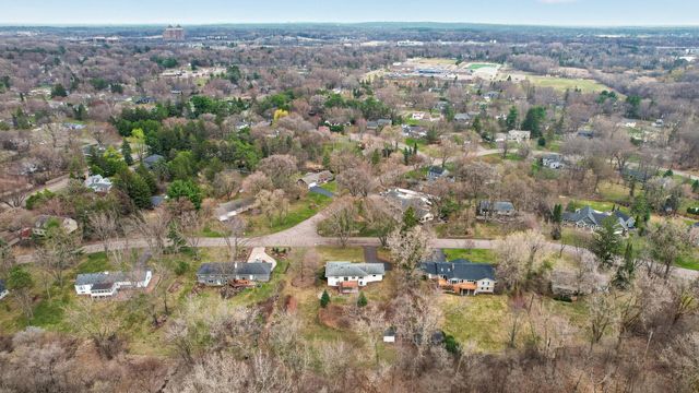 16030 9th Avenue N, Plymouth, MN 55447