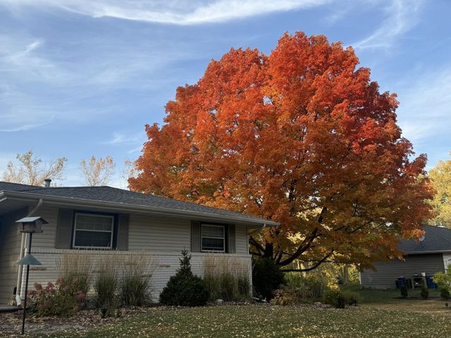 16030 9th Avenue N, Plymouth, MN 55447